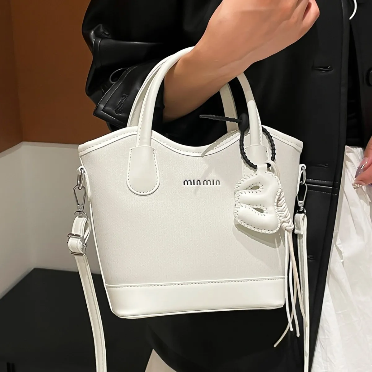 

2025 Fall Color Block Shoulder Bag Niche Bucket Purse for Women Minimalist Crossbody Tote, Versatile Chic Top Handle Bag​