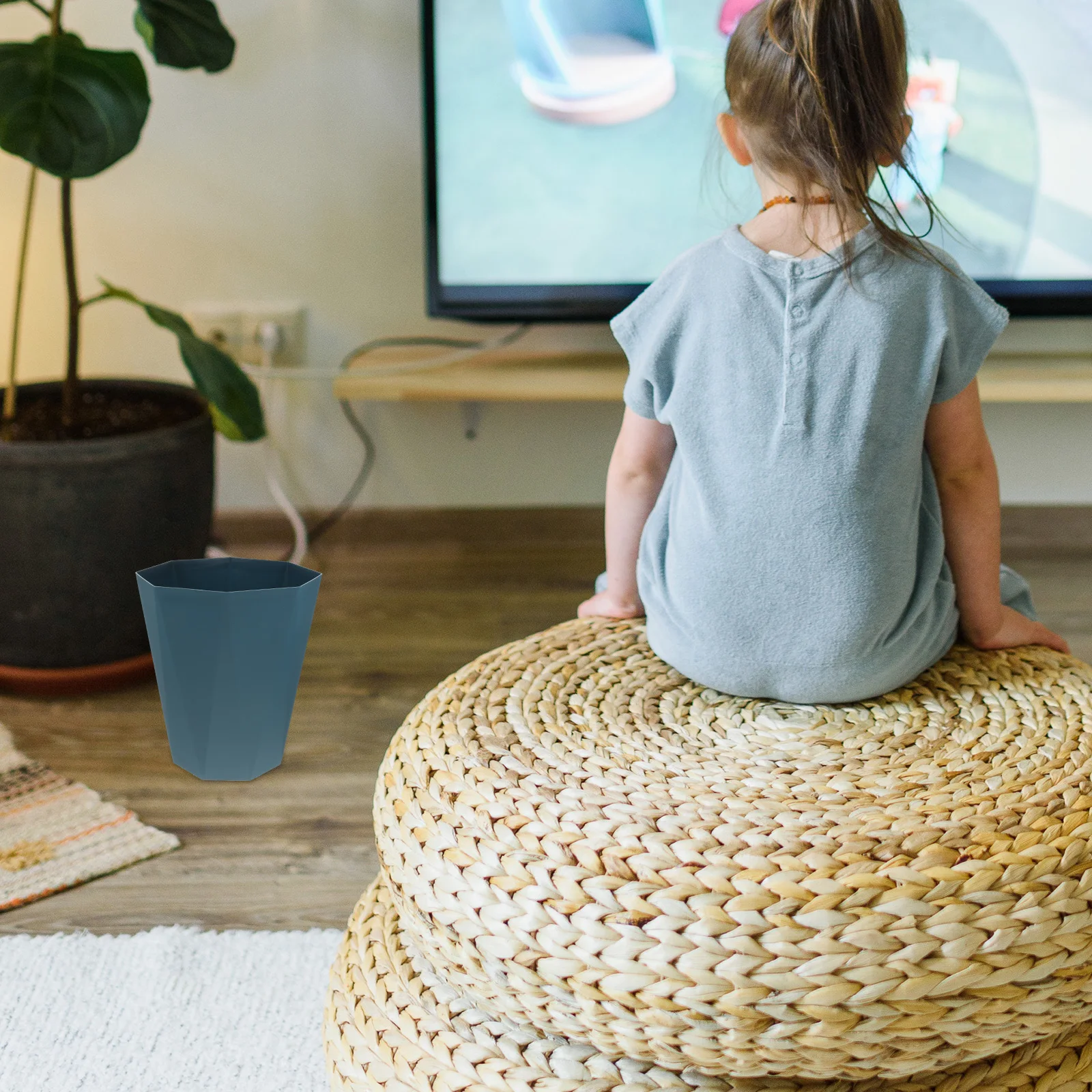 

1pc Durable Plastic Trash Can Creative Design Household Rubbish Bucket for Bathroom Bedroom Kitchen Grey