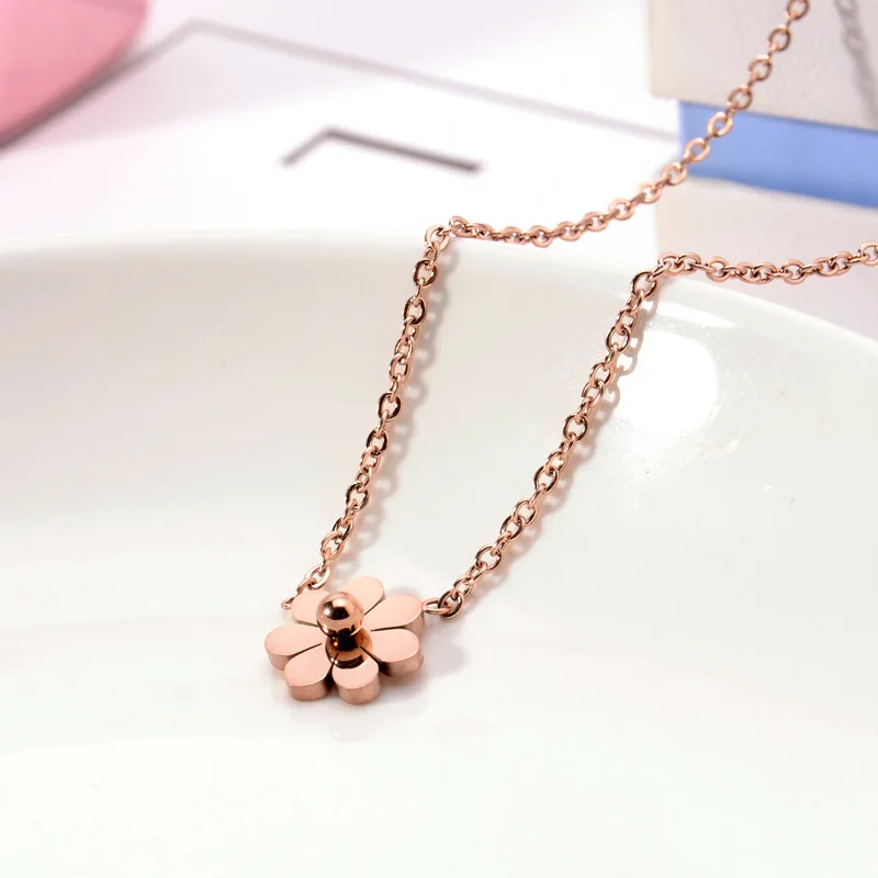 Titanium Steel Fashion Little Daisy Pendant  for Women  Chain Necklace Collarbone Valentines Day jewelry Gift