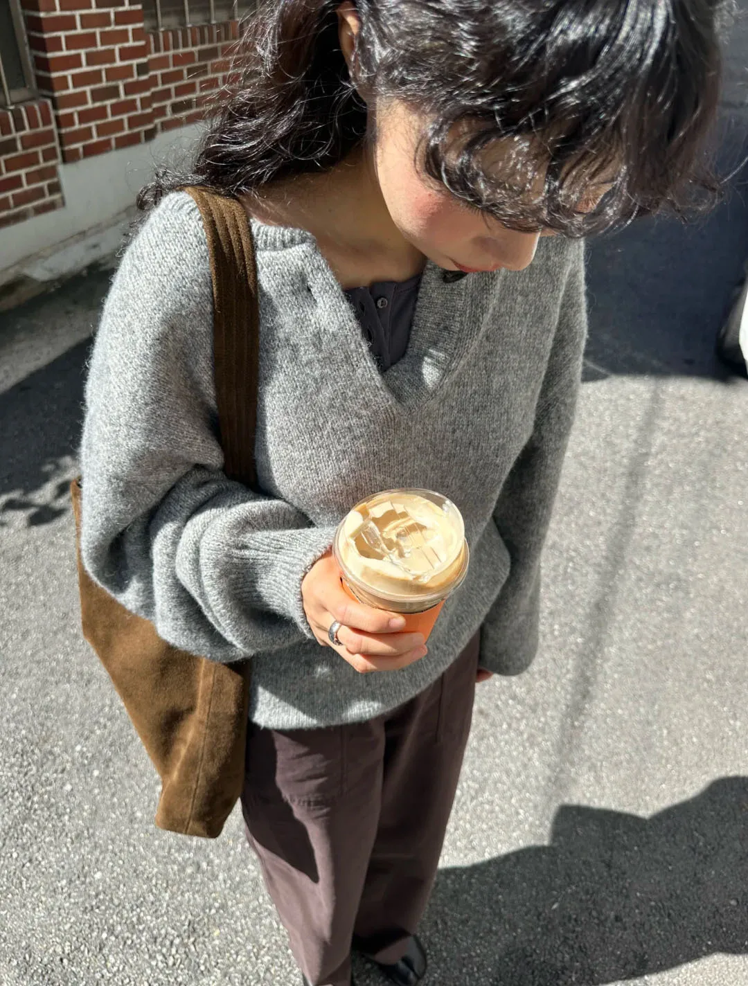 

Женский вязаный свитер в стиле ретро с открытым воротником, свободный длинный топ све Lazy Sle, осенний топ Dongda Gate Old Money Trend