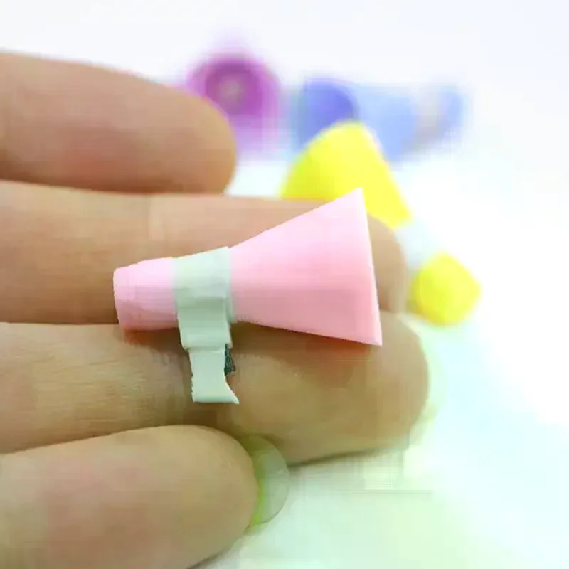 

2Pcs 1/12 Dollhouse Handheld Megaphone Model Dollhouse Micro Scene Decoration Accessories Kid Pretend Play Toys