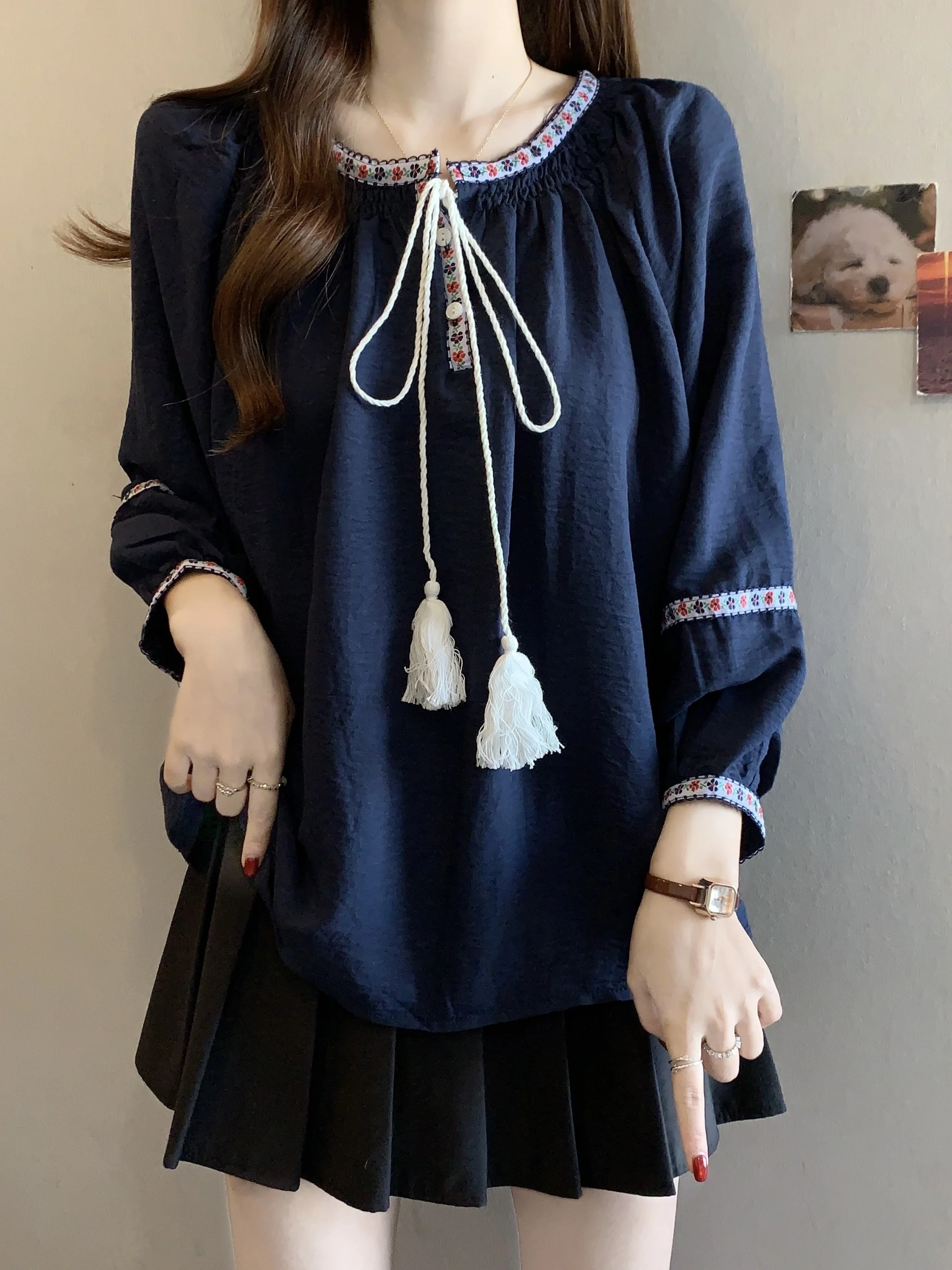 

Этническая блузка с тяжелой вышивкой и поясом, с длинными рукавами, синяя, женская, весна-осень, больших размеров, свободного кроя, стройнящая