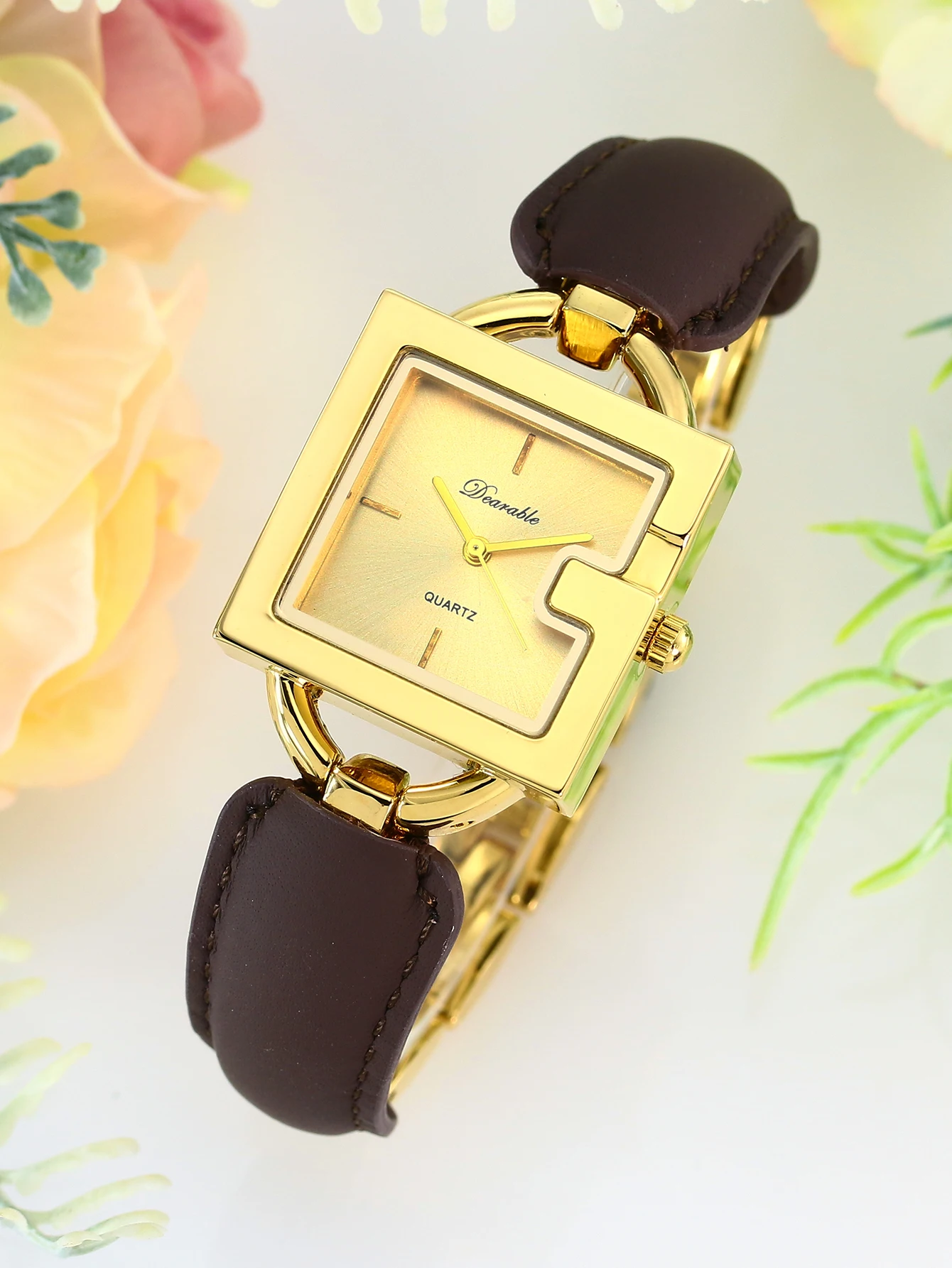 

Женские часы с квадратным ремнем, простые и модные кварцевые часы, водонепроницаемые и светящиеся.