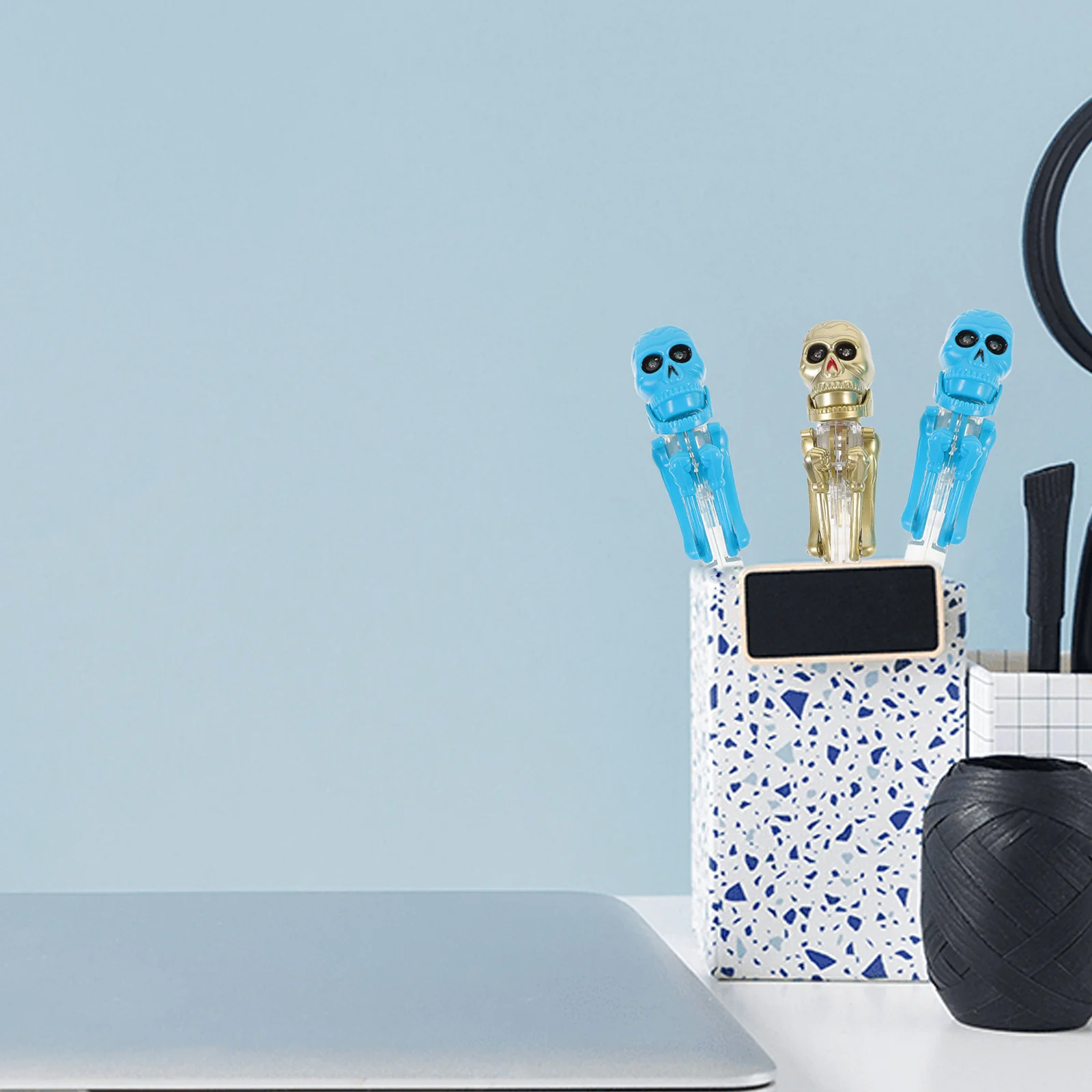 

3Pcs Halloween Pumpkin Skull Glow Ballpoint Pens Unique Writing Pen for Students Classroom Party Supplies Toys