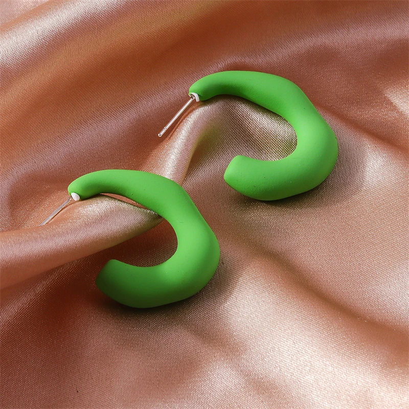 Modische 2,5 cm große runde Creolen für Damen, in Bonbonfarben, aus Acryl, als Schmuck für Partys und Festivals, ideal als Geschenk für Mädchen. – Detail 11