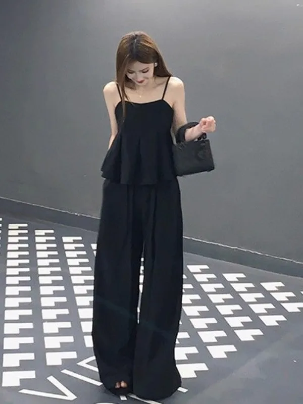 ชุดเสื้อสายเดี่ยวเรียบง่ายและกางเกงขายาวทรงกว้างสำหรับผู้หญิง สไตล์ลำลอง ผ้าพลิ้ว ช่วงเอวเข้ารูป แฟชั่นฤดูร้อน 2025