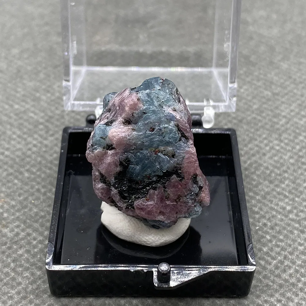 100% natural Burmese Aquamarine rubyrough mineral specimens cure crystal gem collection +Box size:35*35*35mm