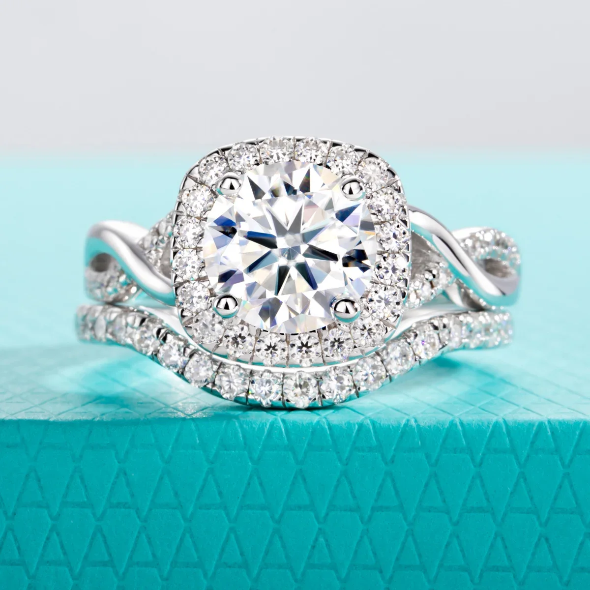 QIBAOKU 2ct D Color Moissanite Halo Engagement Ring 18k Gold Plated S925 Sterling Silver Infinity Bridal Rings for Women 2026