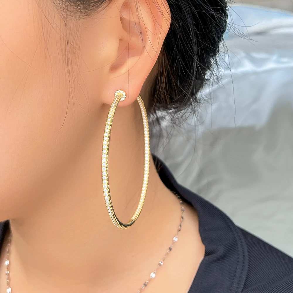 CWWZircons Übergroße Glänzende Luxuriöse Zirkon-Besetzte Riesige Statement-Rundohrringe für Damen, Vergoldeter Schmuck Großhandel E0992 – Detail 10
