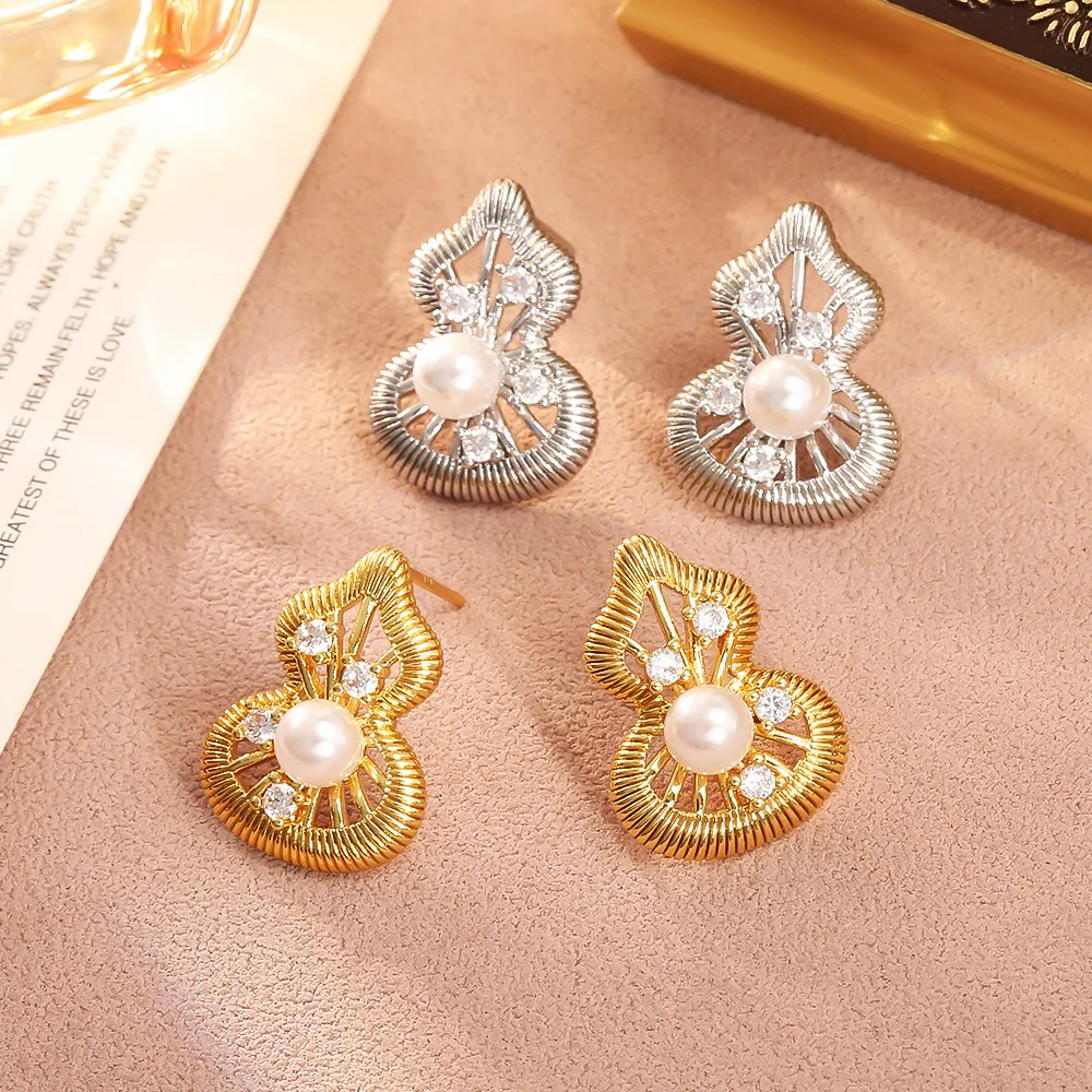 

Fashionable and Exquisite Golden Gourd Hollow Earrings Retro Pearl Earrings Personalized Versatile Zircon Earrings for Women
