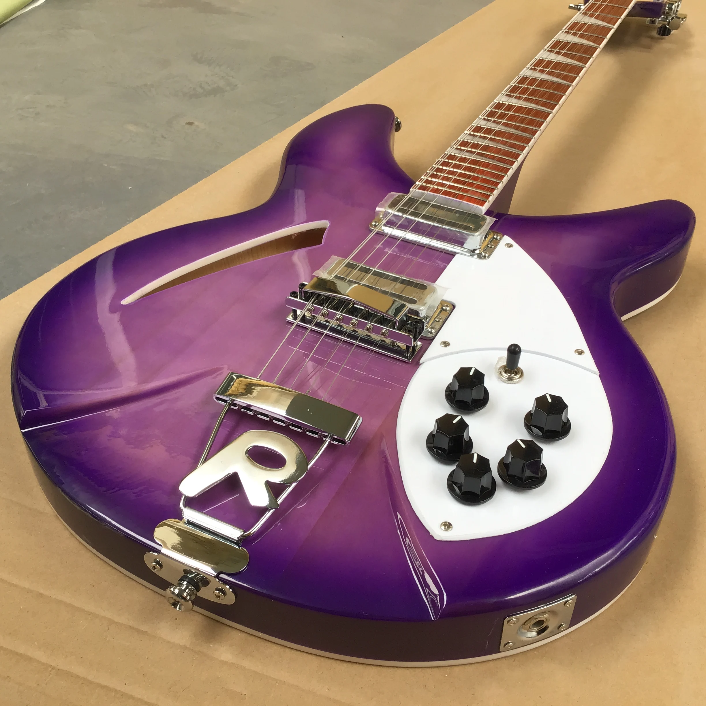Hot sales12 Strings Semi Hollow Body Electric Guitar Glossy paint Rosewood Fingerboard 5 Konbs 2 Output Jacks in stock custom