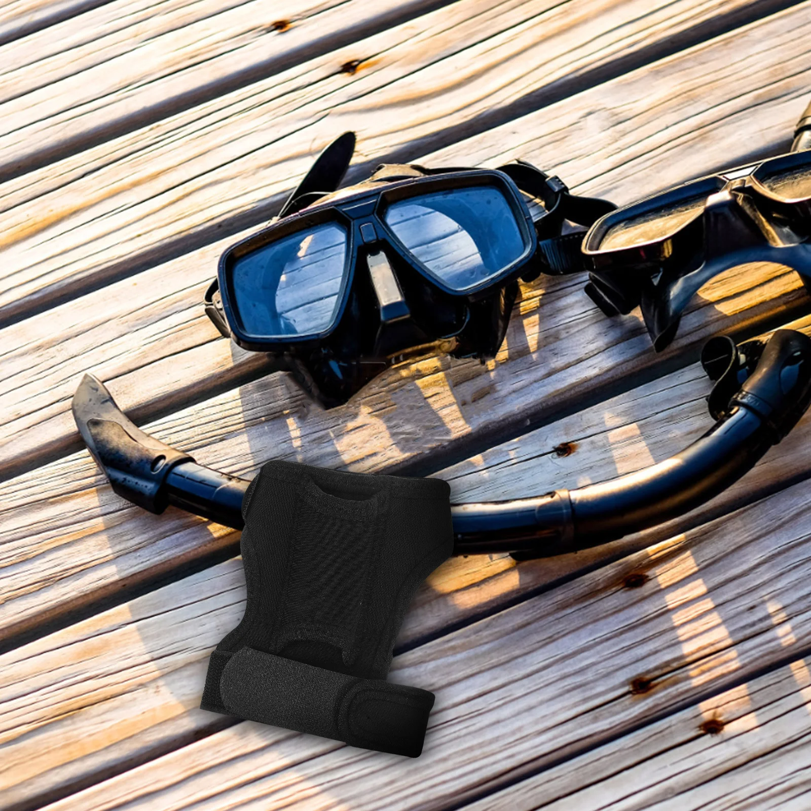 

Outdoor Diving Flashlight Holder Waterproof Durable Fabric Wrist Strap Portable Adjustable Hand Flashlight Mount for Hiking