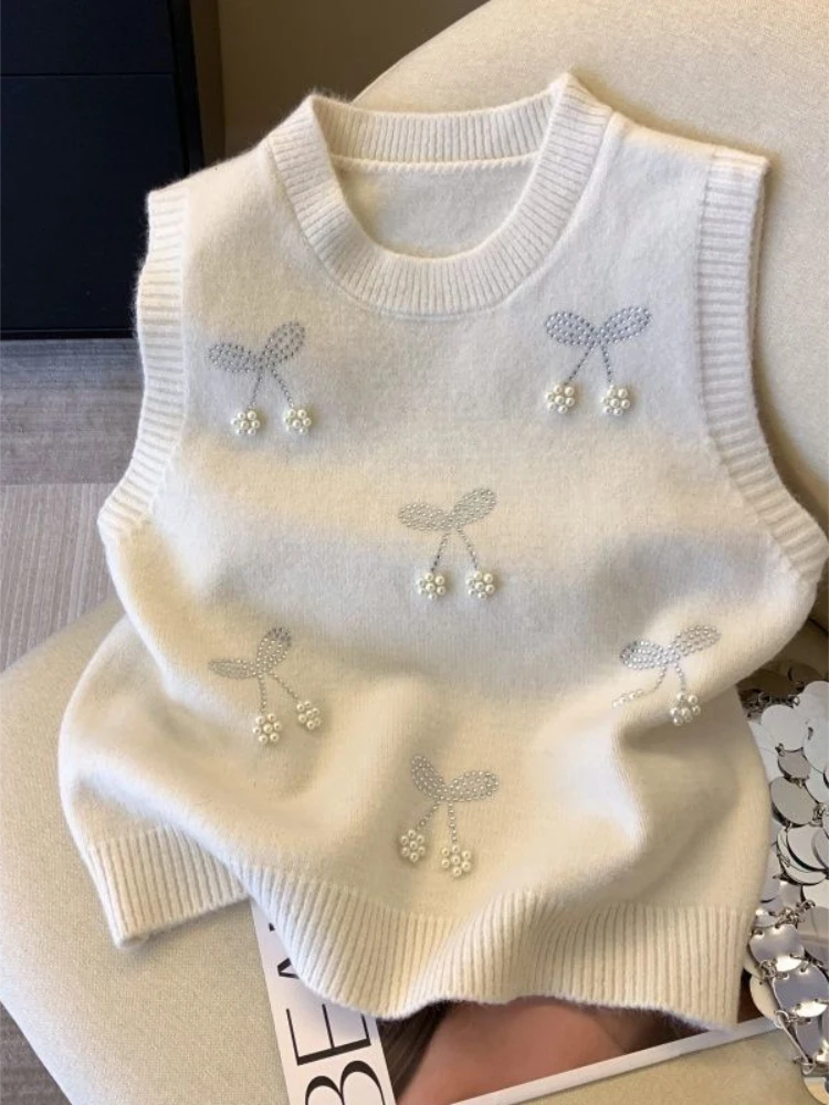 2026 Spring Autumn Beaded Knit Vest Women Slim Fit Layering Sweater Top Trendy Casual Sleeveless Pullover Fashion