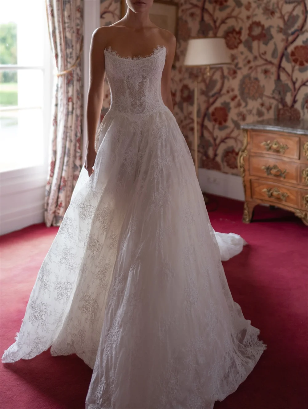 Tokyo Customized Elegant Tulle Wedding Dresses Strapless Sleeveless Back Lace-Up Bridal Gowns 2025 White A-Line Wedding Gowns