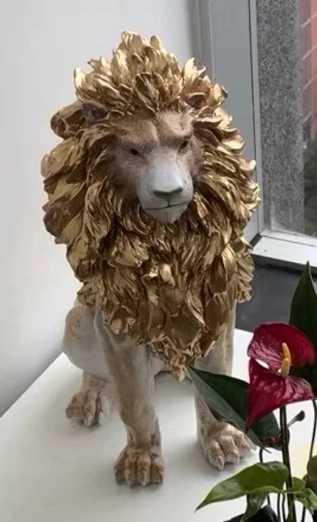 

Light Luxury Lion Living Room TV Cabinet Next to Large Floor Decoration Creative Home Decoration