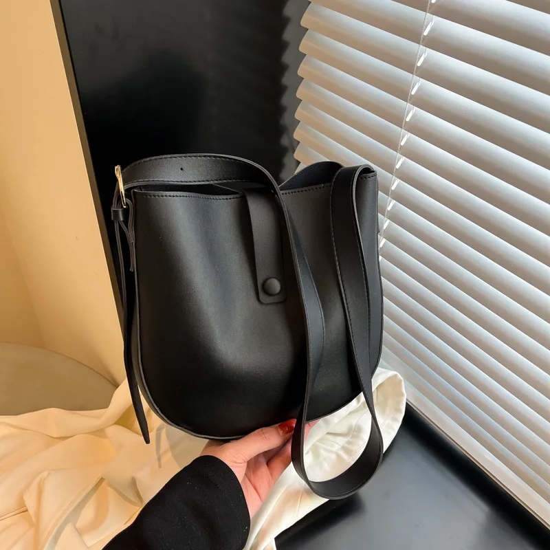 

Large Capacity Tote Bags for Women Shoulder Bags Fashionable Women Bucket Bag Retro Purse and Handbags Designer Bags Сумка Sac