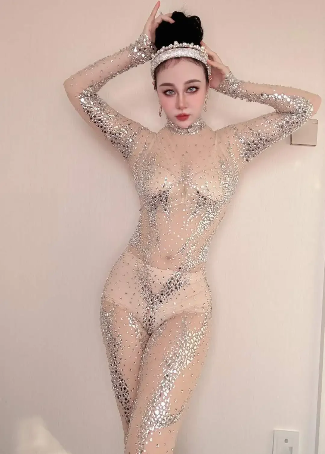 Mono Sexy desnudo con diamantes de imitación brillantes para mujer, trajes para discoteca, traje de cuerpo estrellado, trajes de escenario para cantante y fiesta, 2025