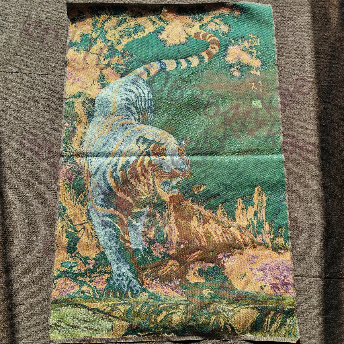 (Clearance Processing) The tiger descending the mountain, the majestic Shanhe Tangka (Style 1), machine embroidered decoration