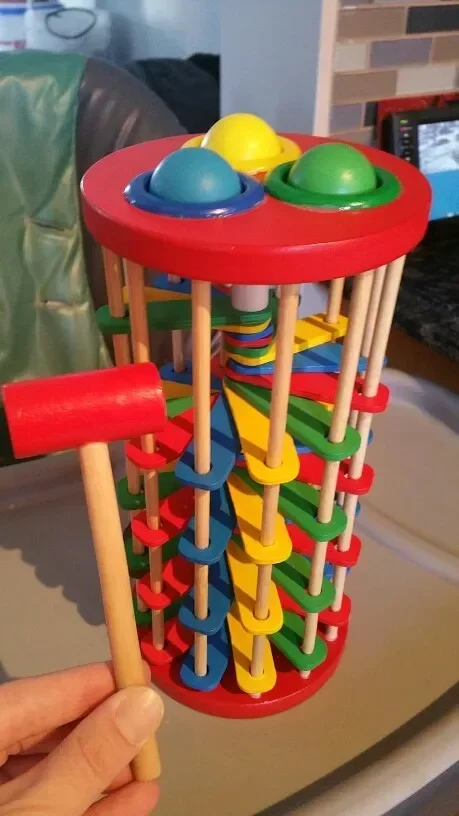 [Divertente] Torre in legno fai-da-te con rotolo e martello Knock The Ball Off Scaletta Giocattoli educativi Montessori regalo per bambini