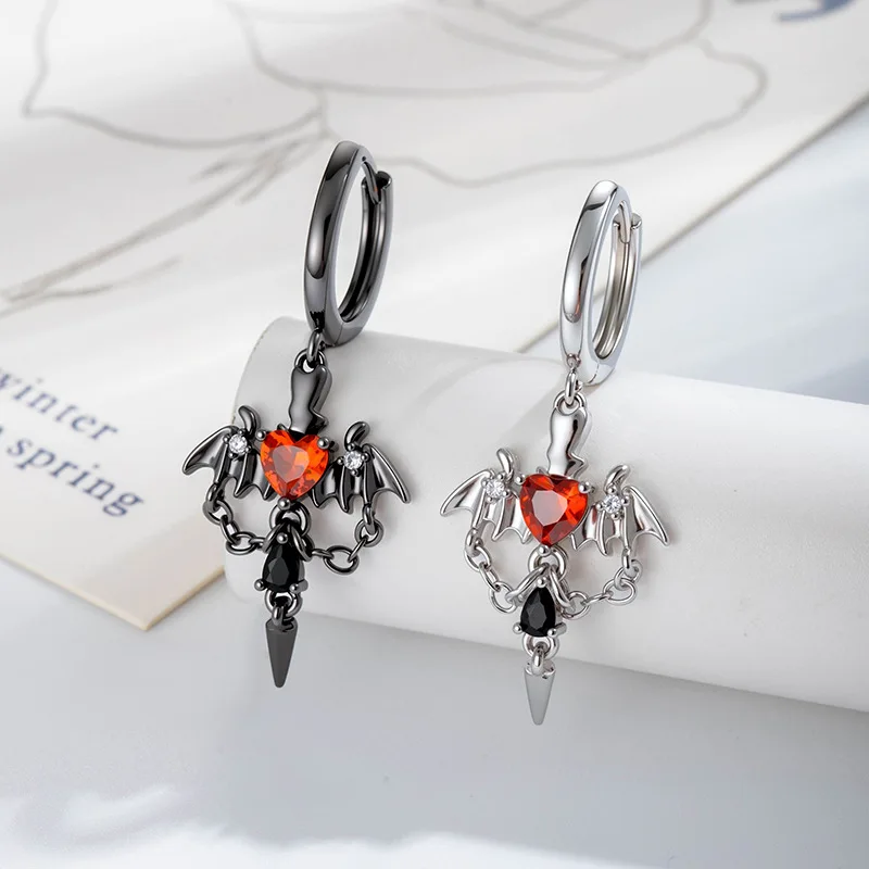 Goth Vintage Dark Bat Tassel Love Earrings for Women Men Chain Rivet Punk Unisex Earrings Halloween Ornaments Festival Gift