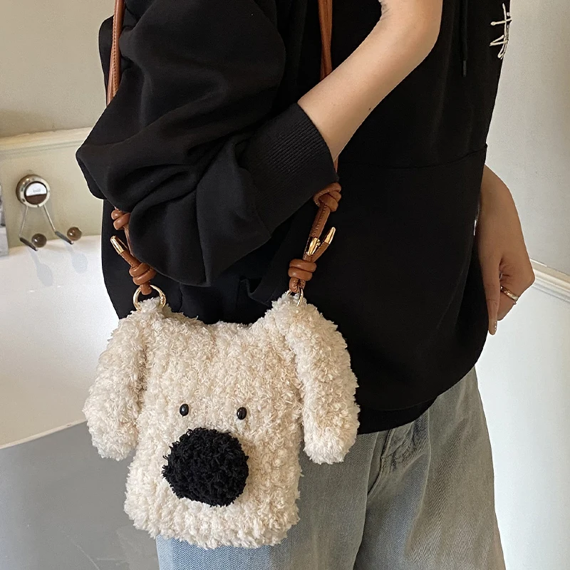

Cute Cartoon Plush Crossbody Bag for Women Winter New Style Lightweight Mini Shoulder Crossbody Bag for Walking and Mobile Phone