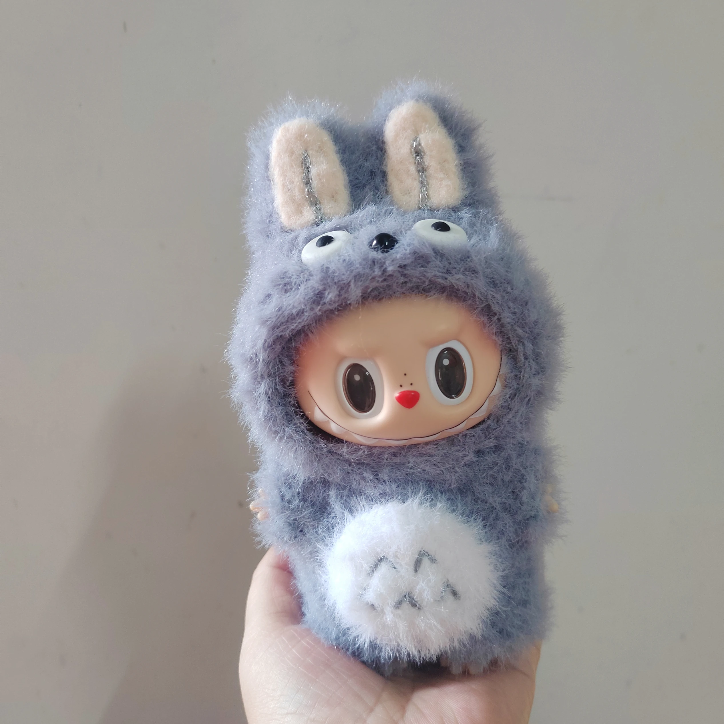 Labubu ropa de bebé labubu vinilo colgante muñeca ropa 17cmV1V2V3 ropa de piel de arco iris regalo de Navidad y halloween