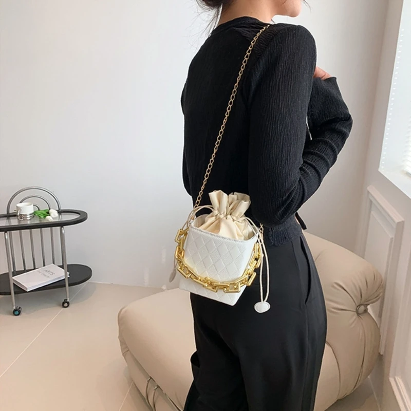 2023 NEW Crossbody Bag Shoulder Bag Fashion Tote Chain Bag Mini Square Bag Trendy Bags for Girl Women Versatile Handbag