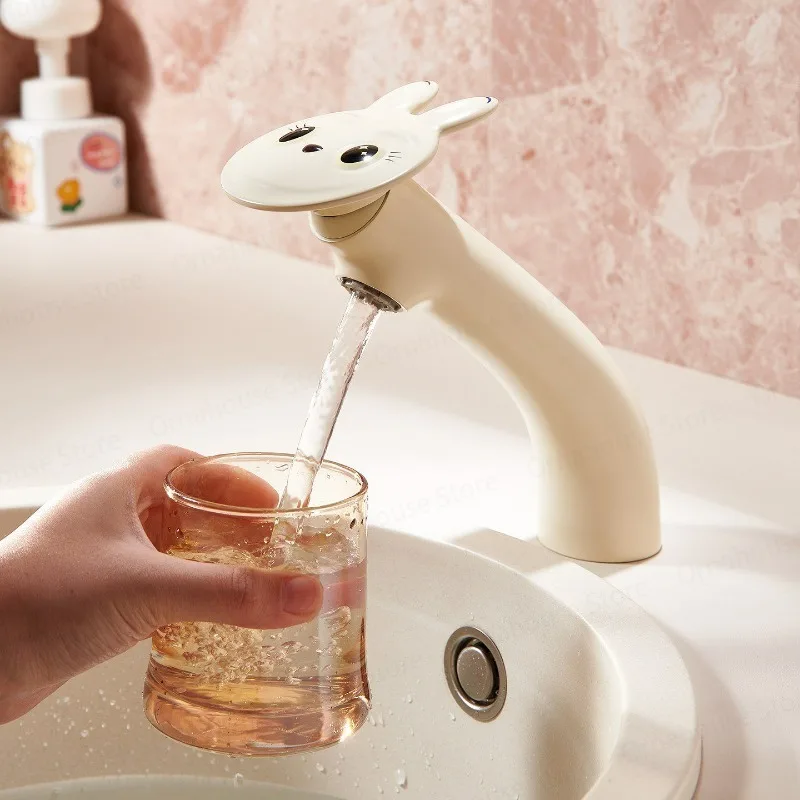 

Креативный латунный смеситель в мультяшном стиле с изображением кролика для детских умывальников в детском саду, смеситель для ванной комнаты