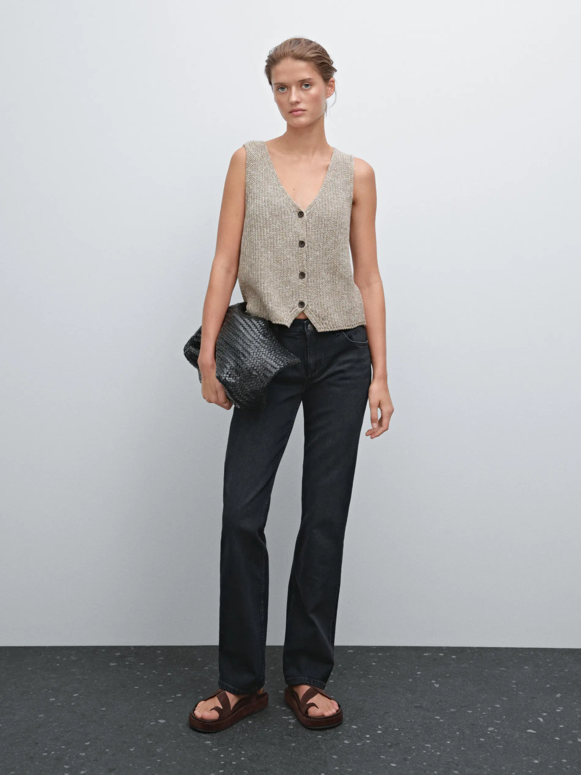 Ethereal Traf Md 2026 YAZHIMEI autumn new style of light-mature and elegant office lady commuting style V-neck knitted vest