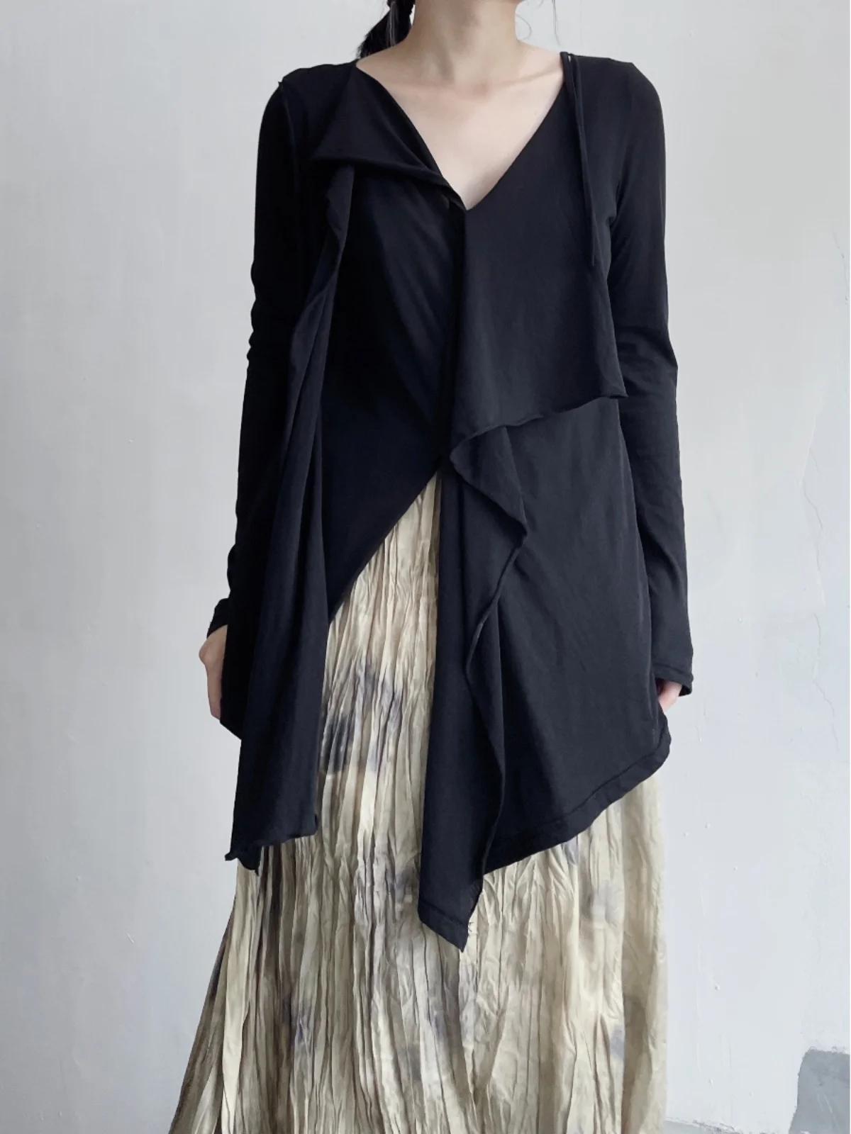 

Slim Fit Asymmetrical Cut V-Ne Thin T-irt Bla mat Design Long Sve Commute Sle Pure Color Cotton Top