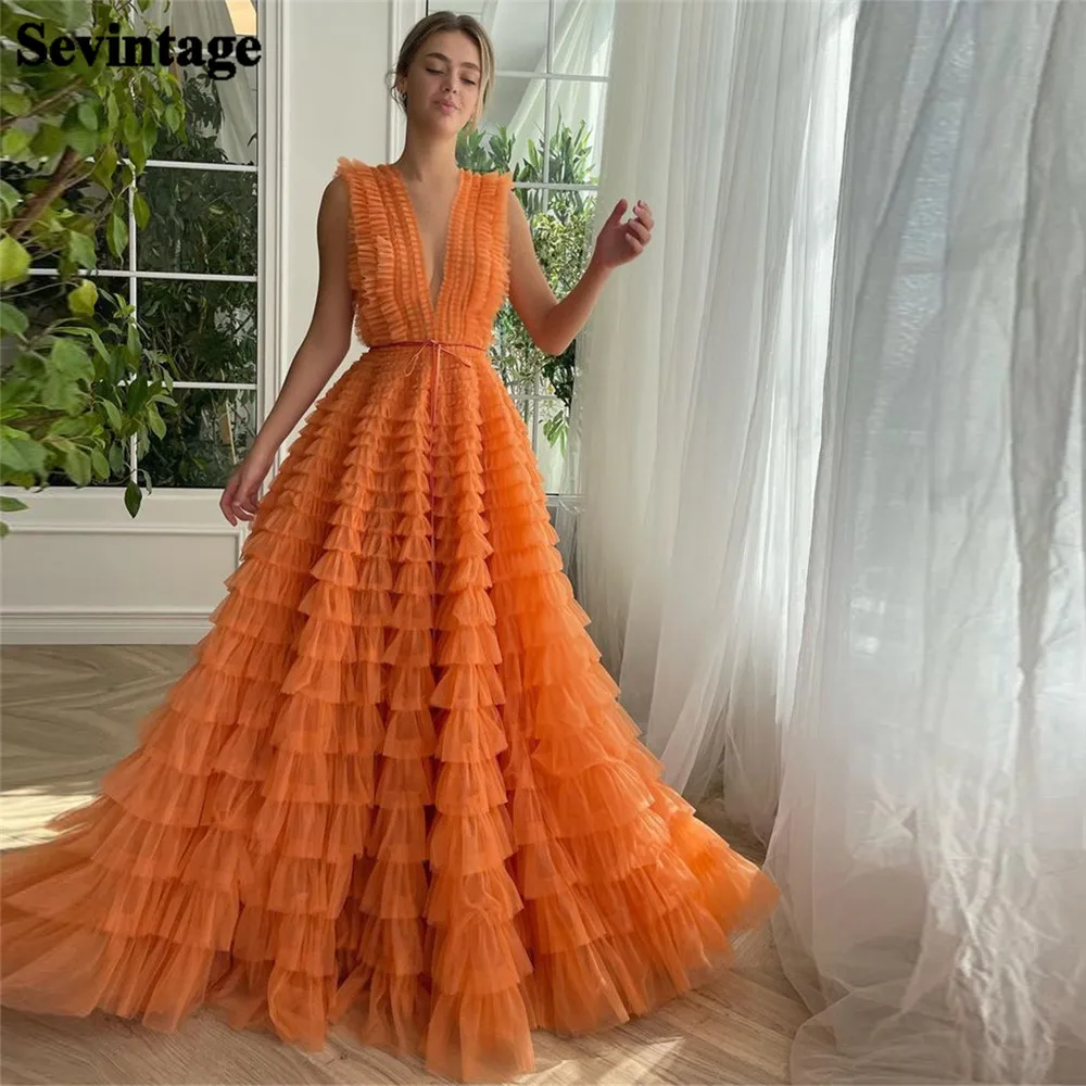 

Sevintage Elegant Orange Tulle Prom Dresses Deep V-Neck Tiered PleatRuched Floor Length Party Growns 2024 فساتين للحفلات الراقصة