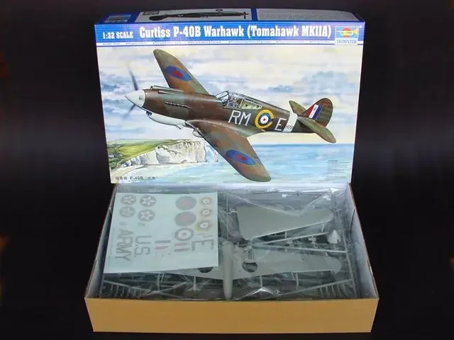 Trumpeter 02228 1/32 Curtiss P-40B Warhawk (Tomahawk MKIIA) - Assembleer schaalmodelset