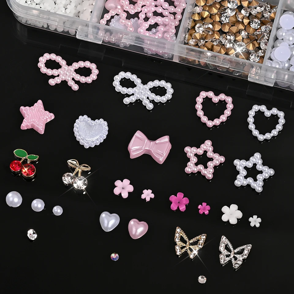12 compartimentos de adornos 3D mixtos de perlas, estrellas, corazones, lazos, aleación de mariposas, cerezas, decoración de arte de uñas con pedrería, accesorios de manicura Y2K 2