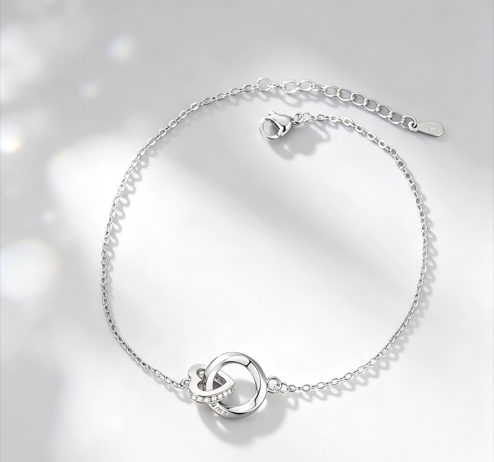 PT950 Möbius Double Ring Heart Bracelet - A Sophisticated and Unconventional Design for Women
