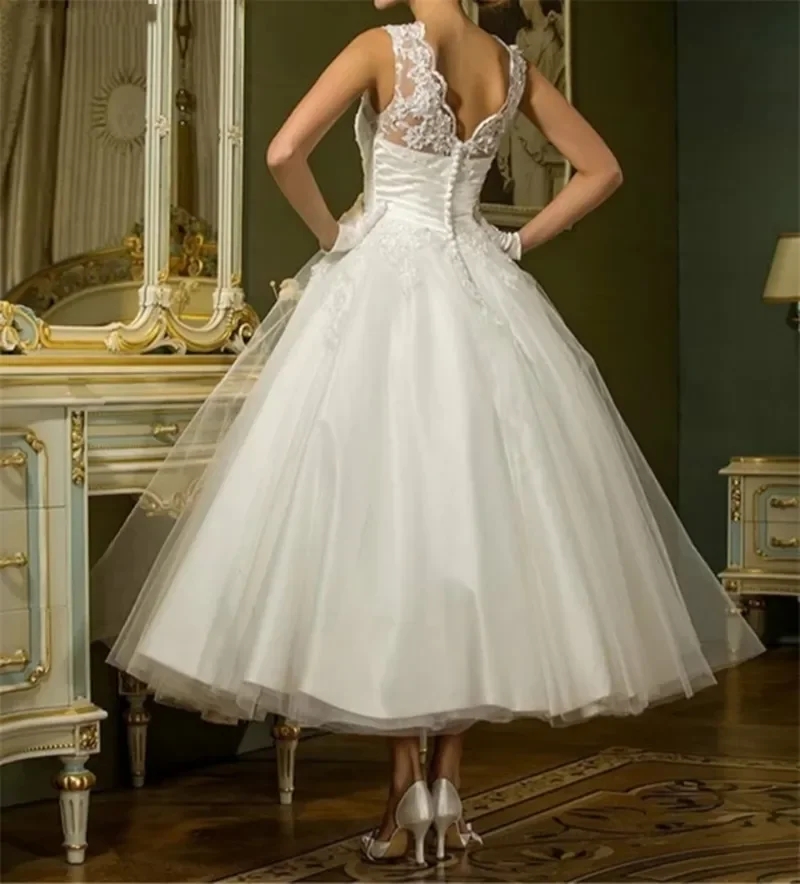 Customized Elegant A-Line Short Wedding Dress Sexy Sleeveless Applique Tulle Bridal Dress Back Buckle Garden Vestido De Novia