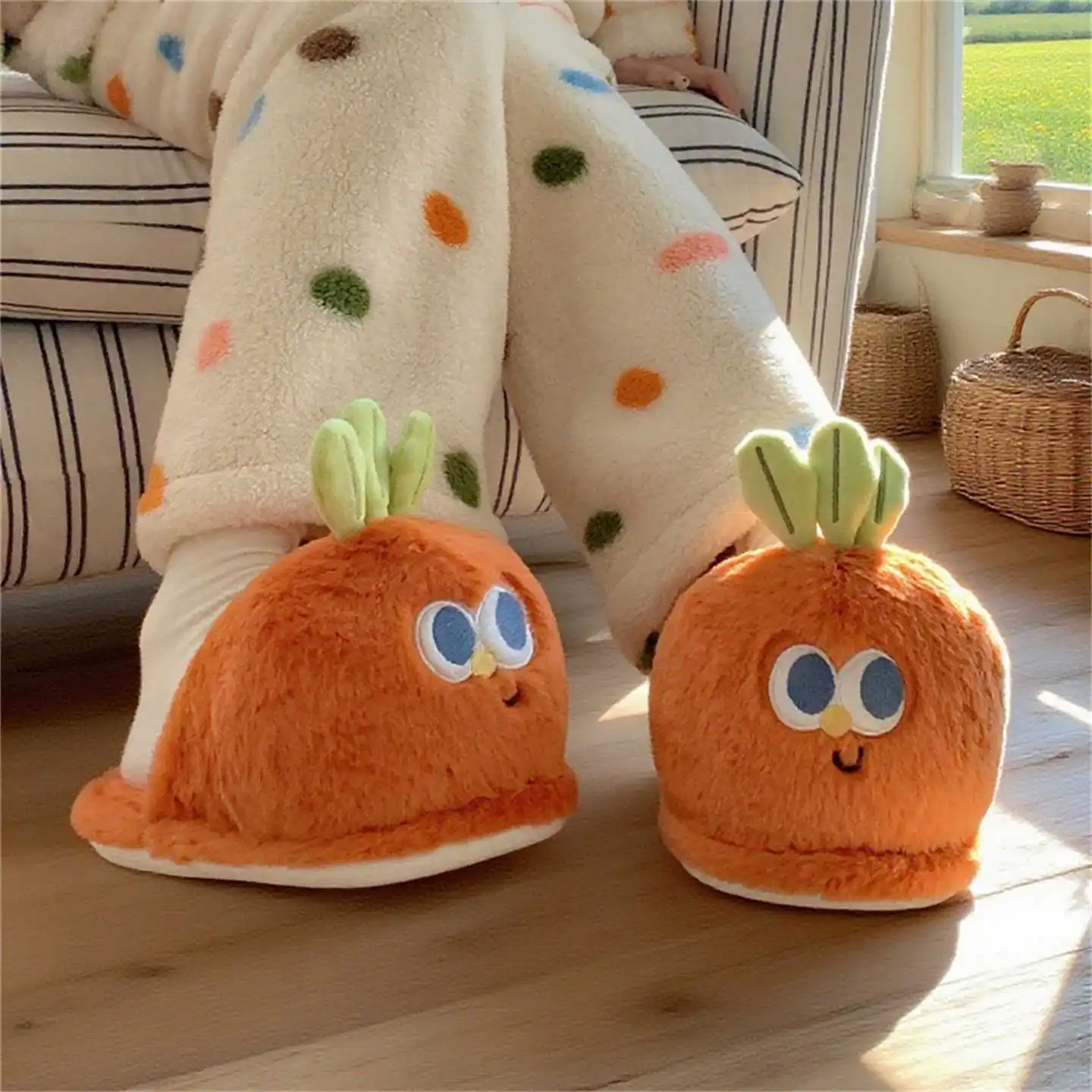 Designer carrot furry slippers women lovely big eye fruit shoes ladies plush flipflops female indoor house slipper flat heeled