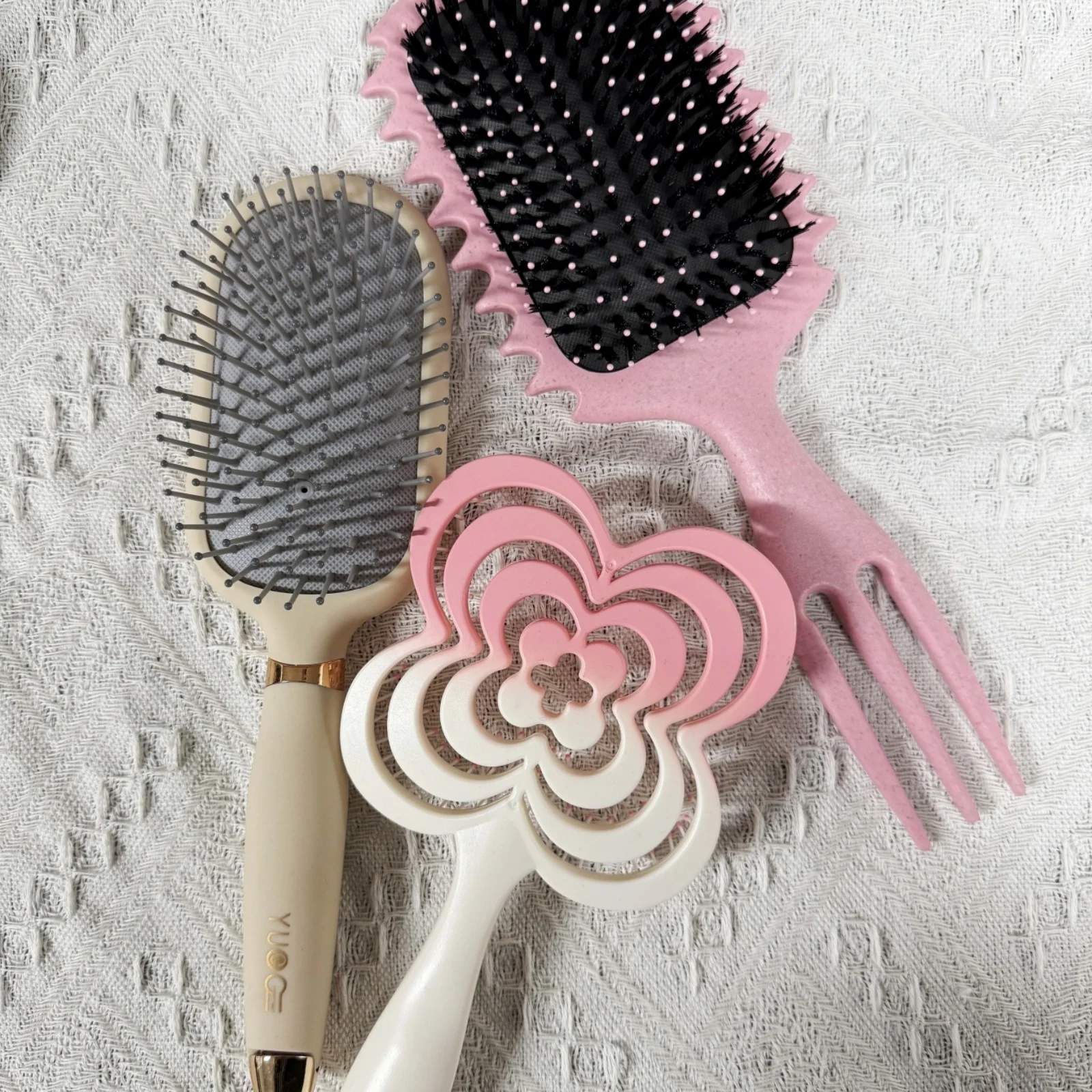 Random 3/5Pcs Hair Brushes Assorted Shapes Colors Detangling Massage Hairbrushes Comb Kit For Women Girls Daily Hair Styling