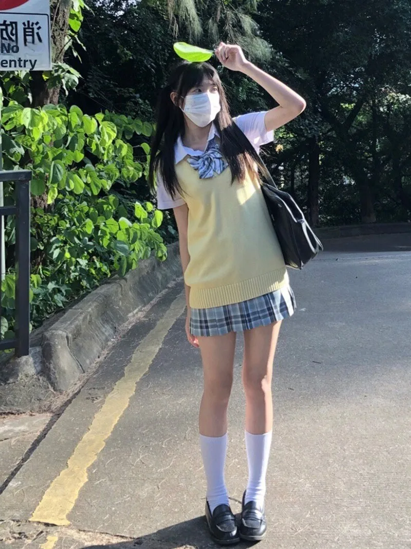 

Warm Pure Color Knitted V-Ne Women's Vest Original Design Cotton Vest Jk orm School orm Sle Summer Collection