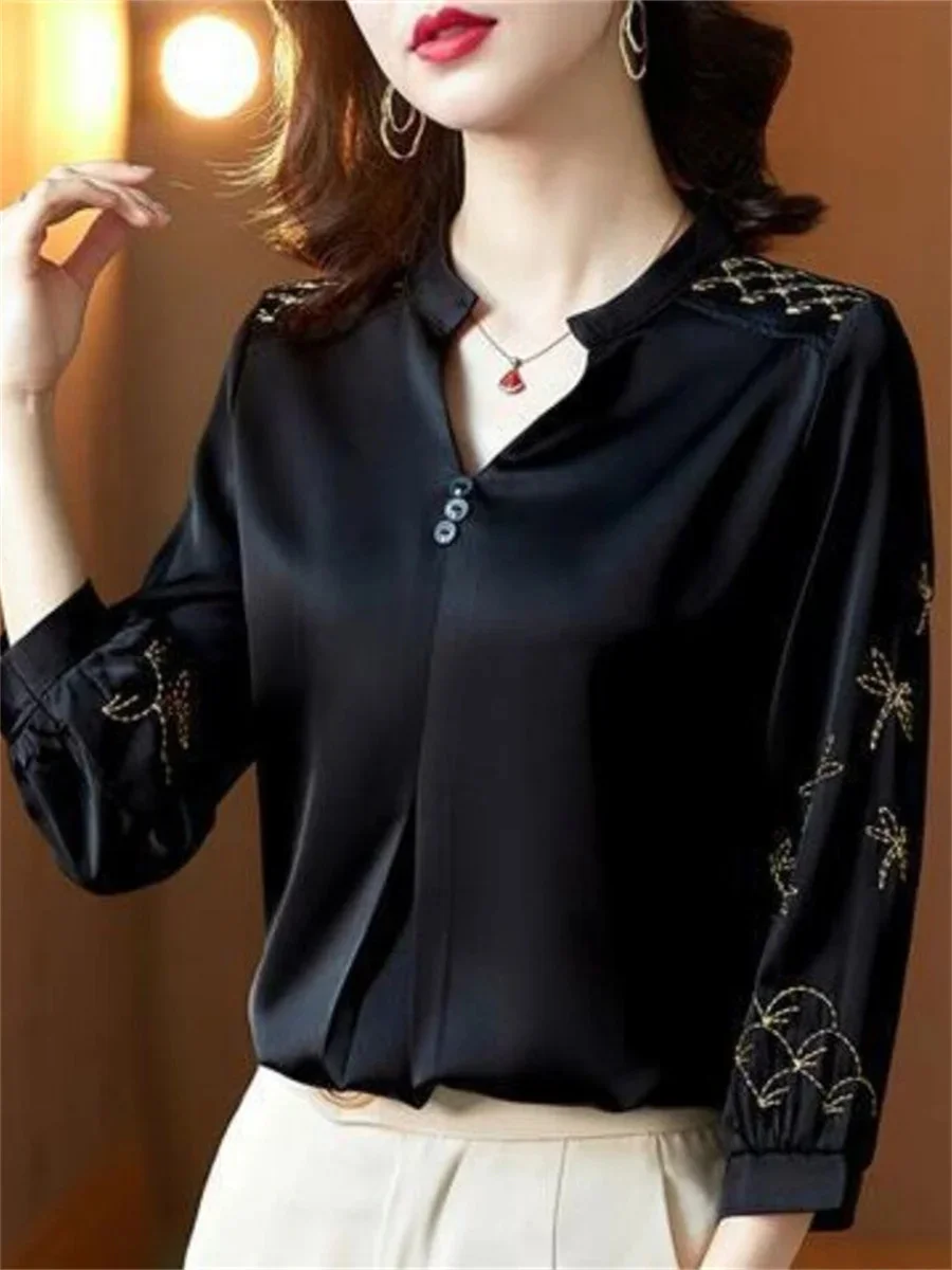 Women Spring Summer Blouses Shirts Lady Fashion Casual Three Quartz Sleeve V-Neck Embroidery Blusas Tops