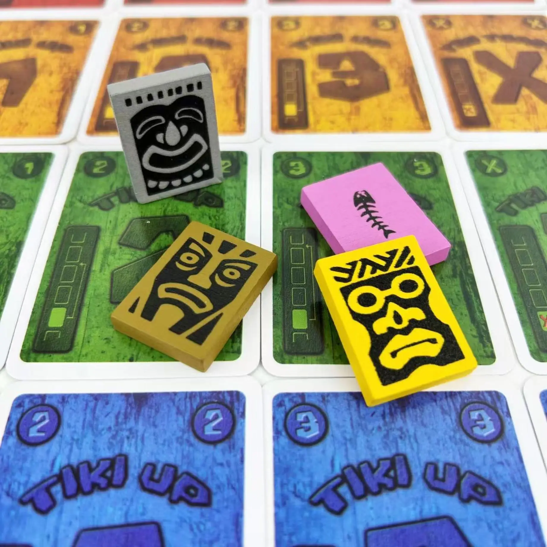 لعبة لوحة Tiki Topple التكتيكية النسخة الإنجليزية الصينية الإستراتيجية لعبة الحفلات الممتعة 2-4 PeopleMini Box
