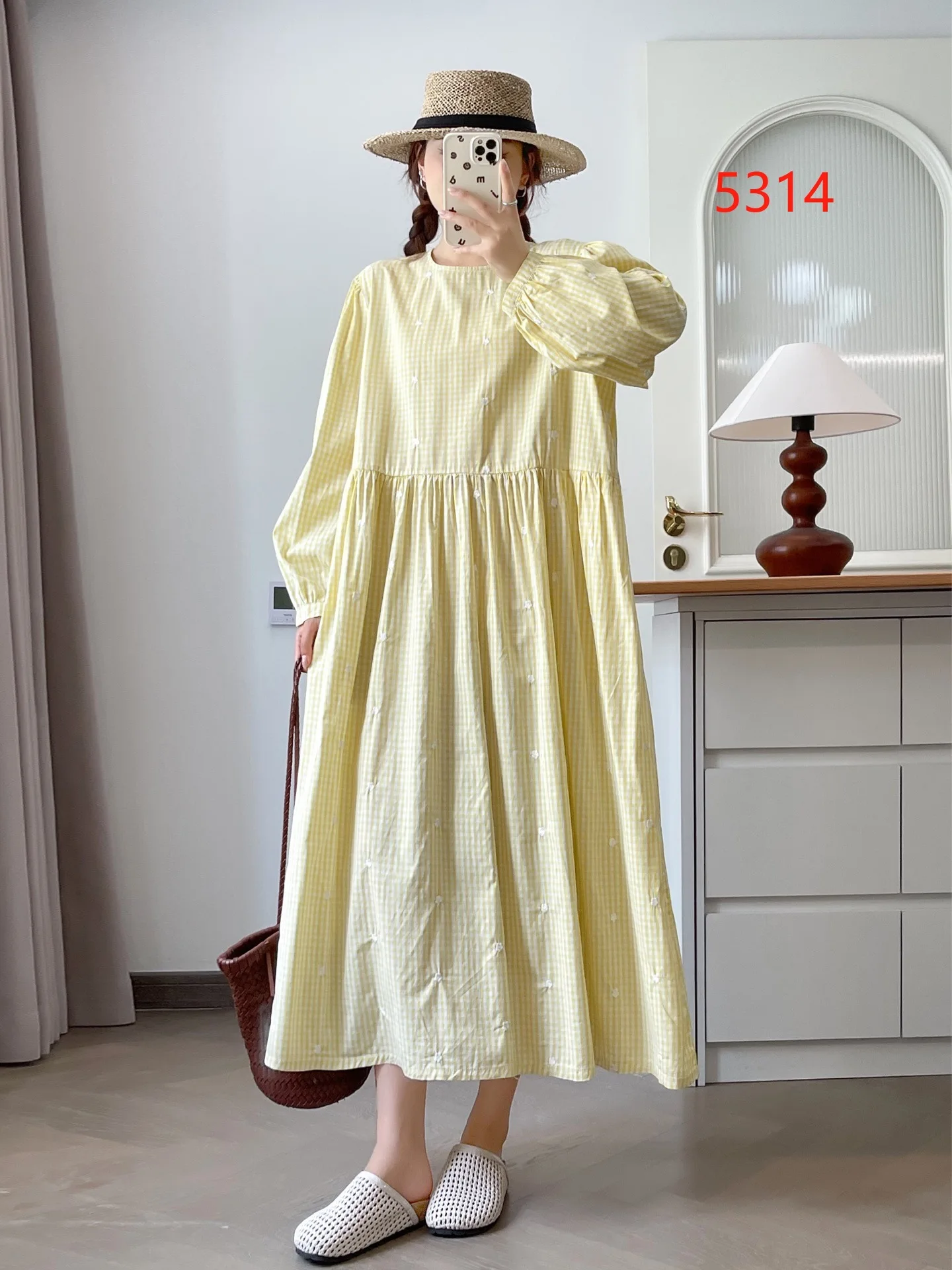 สาวญี่ปุ่น Mori Vintage ลายสก๊อตดอกไม้เย็บปักถักร้อยผ้าฝ้ายเสื้อผู้หญิงฤดูใบไม้ร่วงใหม่ O-คอยาวแขนยาวลําลองหลวมชุด Midi