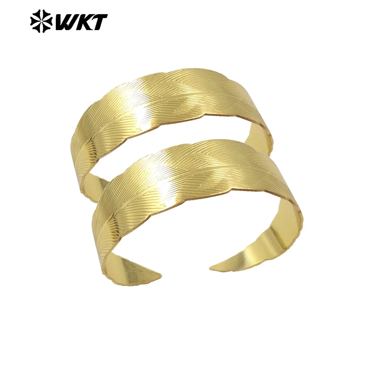 WT-B690 Hot Sale Unisex Decorated Bright And Smooth Grain Carving Can Be Adjustable 18K Gold Plated Brass Bangle