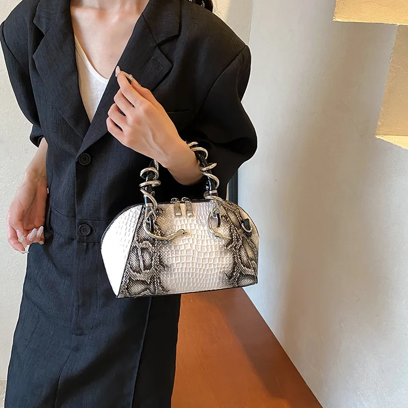 

New Fashion Minimalist Snake-Patterned Shell Bag Trendy and Stylish Handbag Versatile Shoulder Bag Crossbody Bags for Women