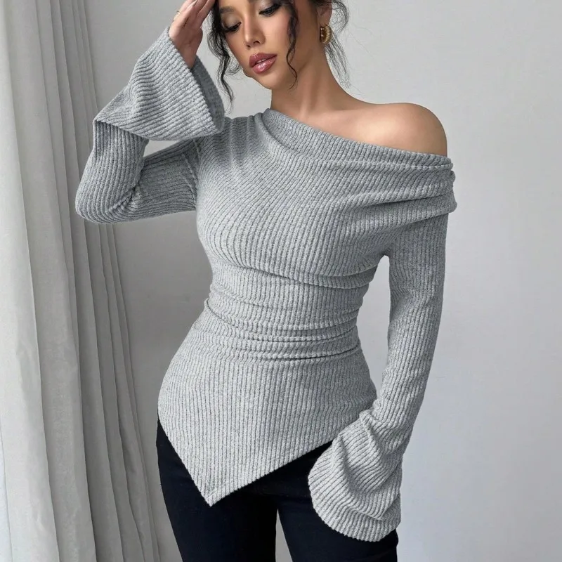 

Осень-зима 2025 г., женский полосатый базовый слой с открытыми плечами, вязаный топ с длинными рукавами в пригородном стиле