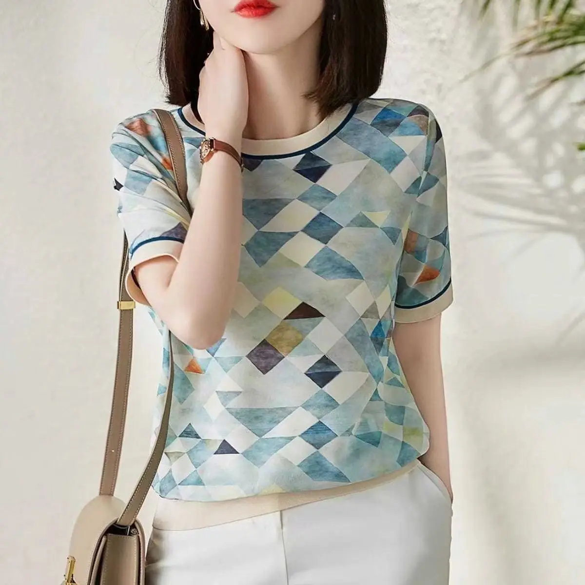 2024 Summer New Loose Slimming T-shirt Ice Silk Top Women's Printed Chiffon Shirt Fashionable Elegant Short-sleeved T-shirt