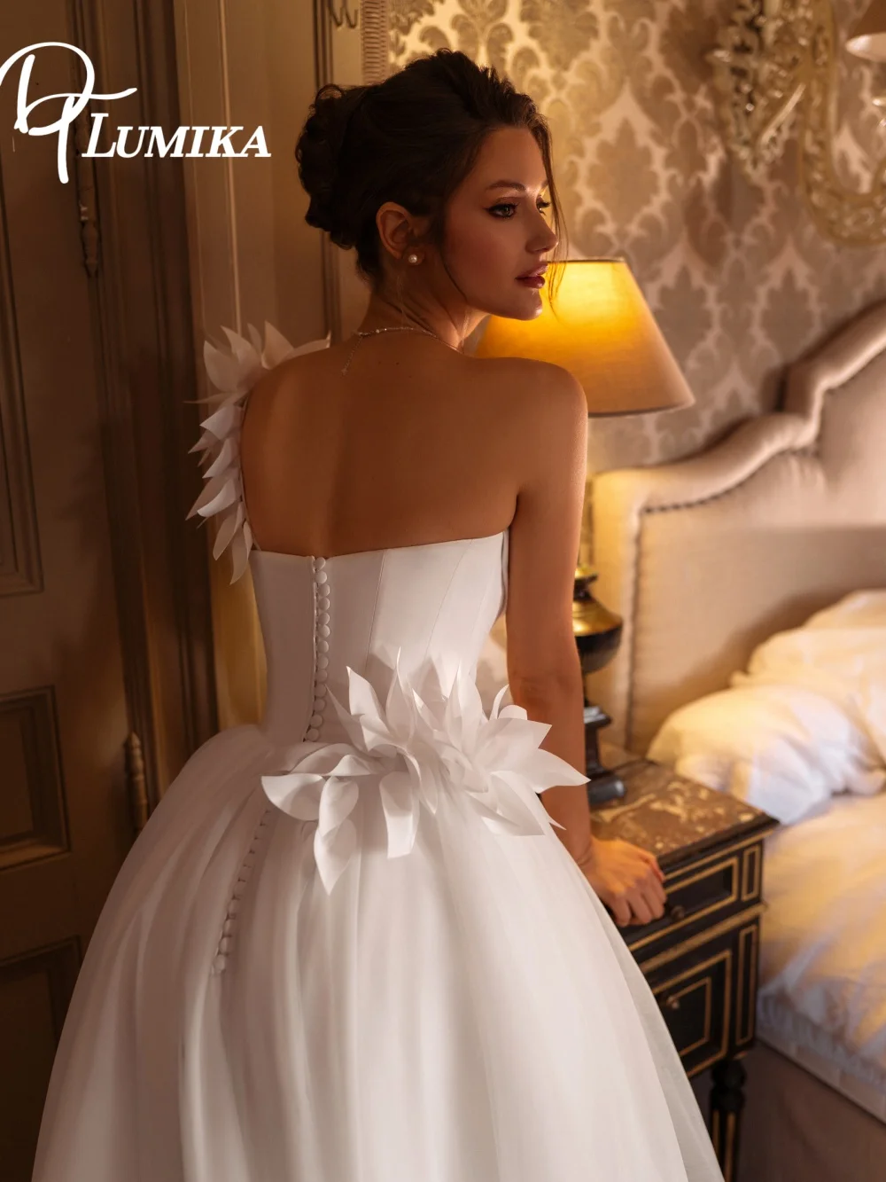 Romantic Off-Shoulder Wedding Dress 2026 Vintage Appliquéd Church Bridal Gown Elegant A-Line Floor-Length Dress Personalized