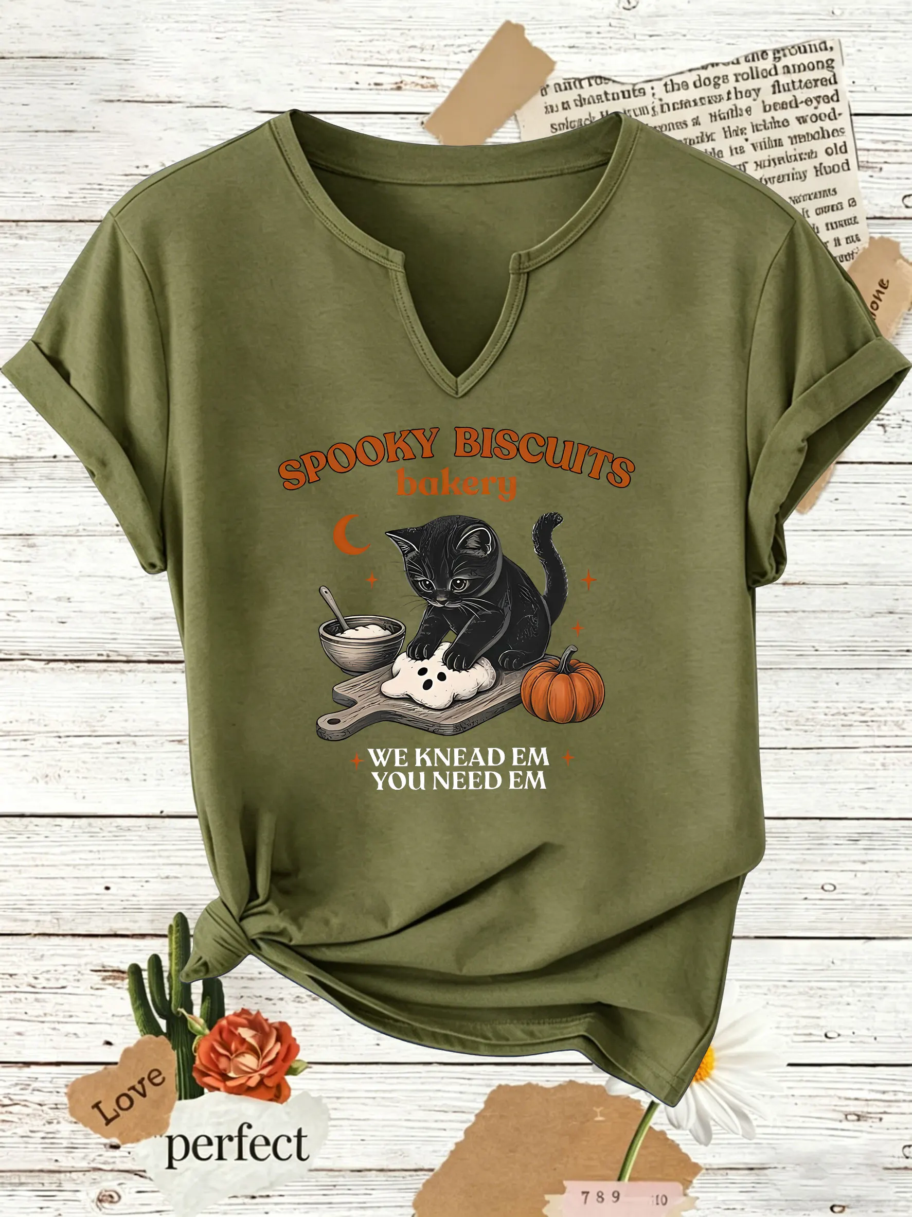 Damen-Sommer-T-Shirt mit V-Ausschnitt und kurzen Ärmeln, Spooky Biscuits Bakery Black Cat Baking Pumpkin Print, lässige T-Shirts für Damen – Detail 2