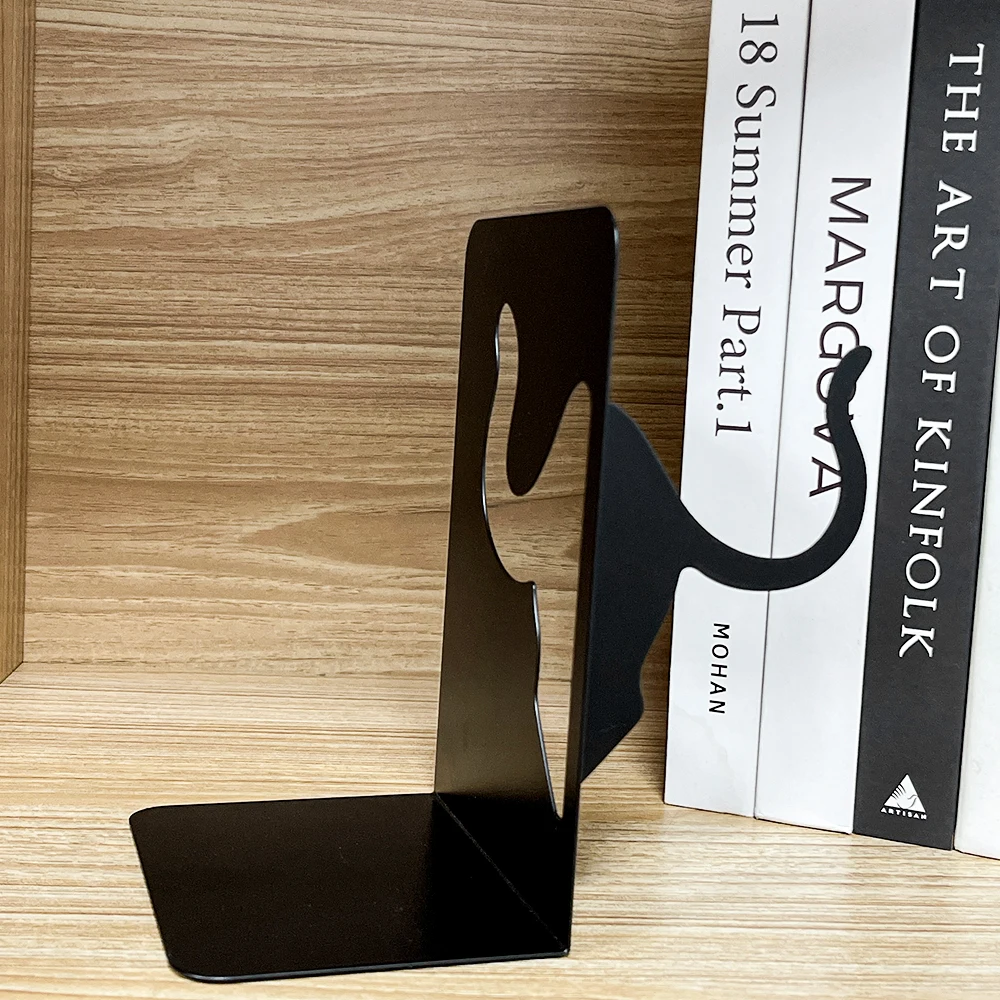 Simple and exquisite cat hollow metal bookshelf, cute cat bookshelf, home, office, desk bookshelf decoration.