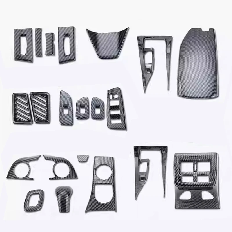 

Для Toyota Avalon 2019-2025: Декоративные элементы интерьера из карбона — накладка на панель управления КПП, рамка заднего кондиционера, крышка подлокотника.