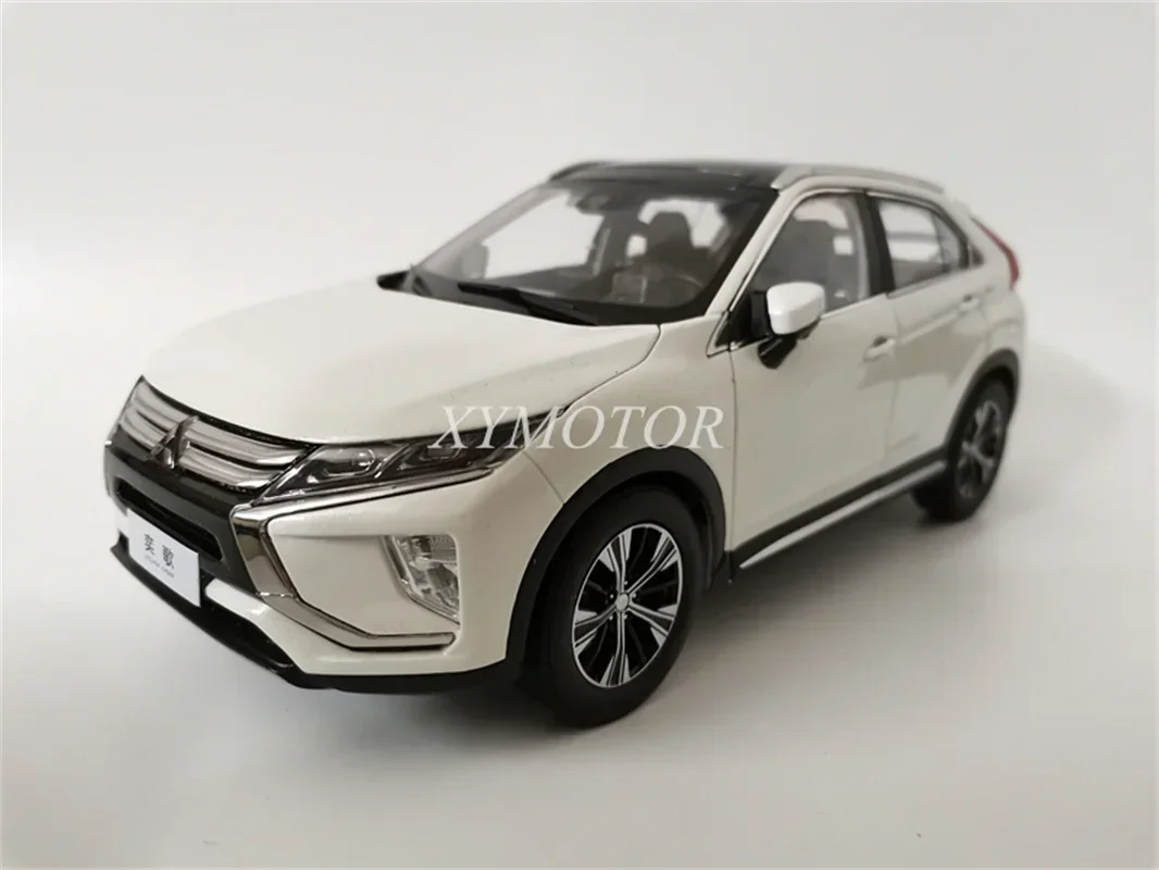 1:18 Voor Mitsubishi Eclipse Cross Suv Metalen Diecast Model Auto Speelgoed Geschenken Hobby Display Wit/Blauw/Rode Ornamenten Collectie